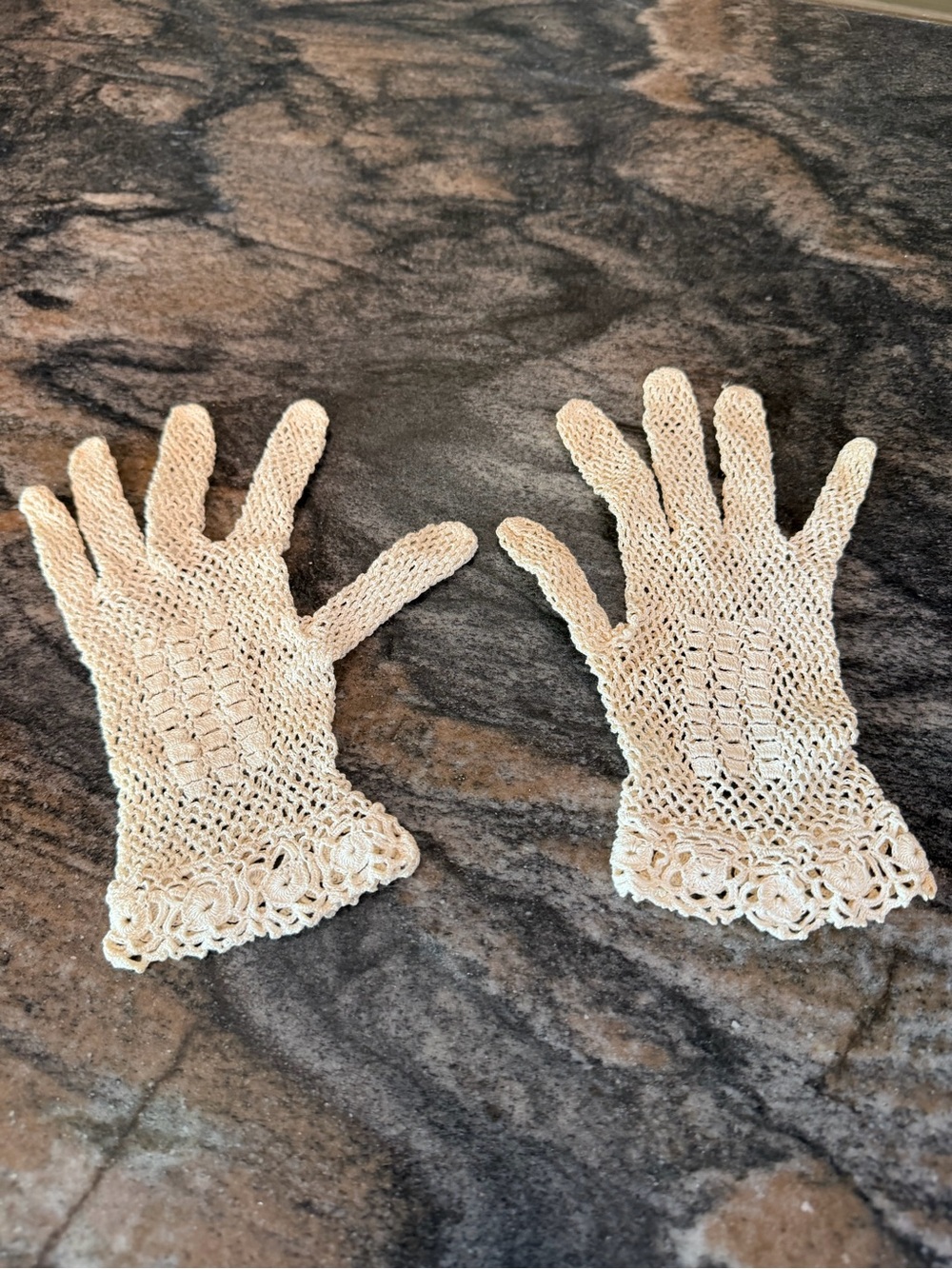 Hand-Crocheted Lace Gloves in Cream — Elegant Women's Accessory VINTAGE